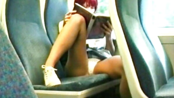 A video de sexo anal brasileiro menina tcheca Lucy Li chupa o pau do taxista