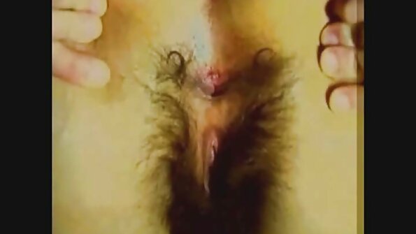Aruna tem uma sessão de sexo incrível com um companheiro vídeo pornô anal brasileiro