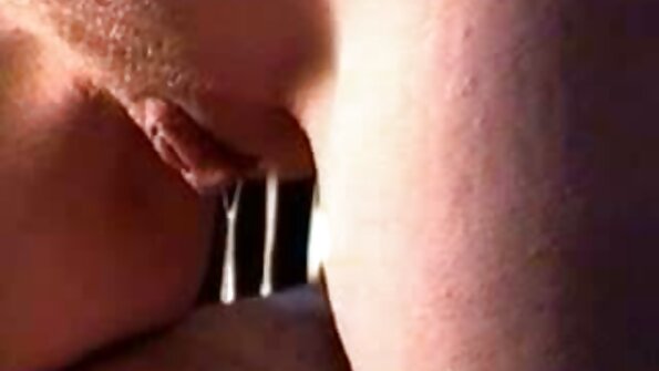 Mulheres maduras Nikki Benz e Briana Banks transando filme porno primeiro anal com um paciente